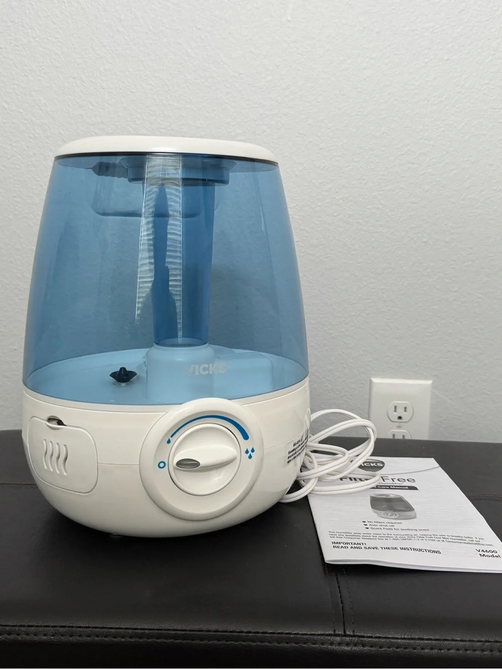 Vicks V4600 Cool Mist Humidifier.